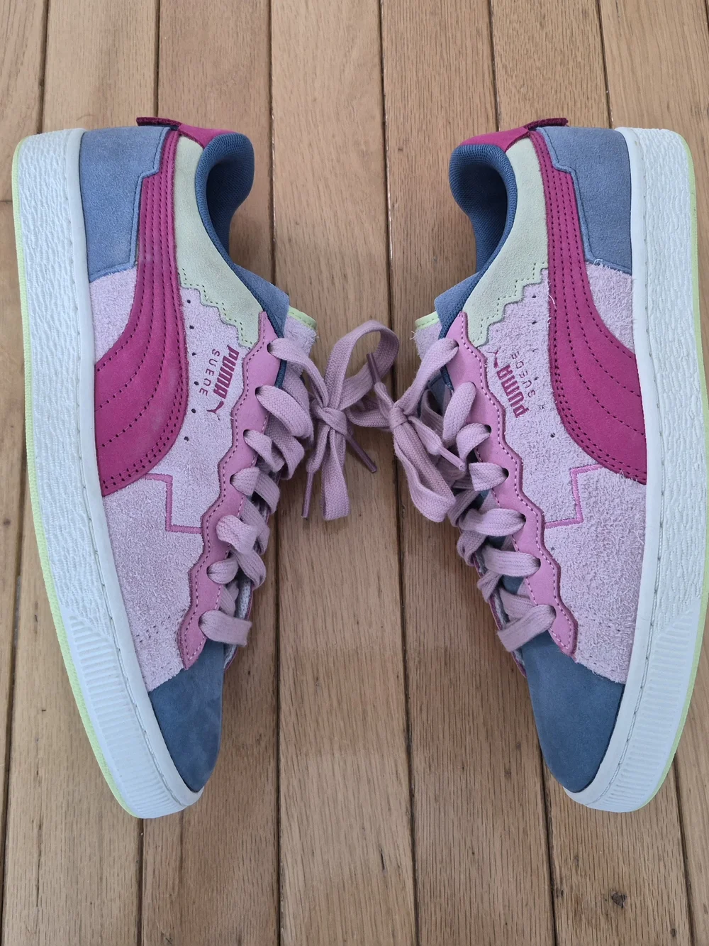 BNWT PUMA x Netflix Squid Game Suede Sneakers Multicolor Men 8.5 Women 10 Pop - Picture 9 of 16